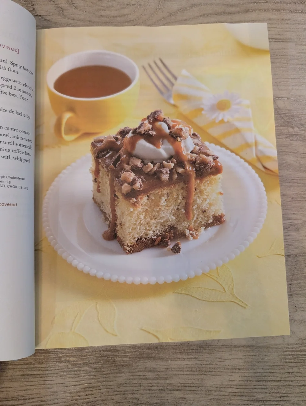 Betty‎ Crocker Mix It Up Desserts Cookbook - Hardcover